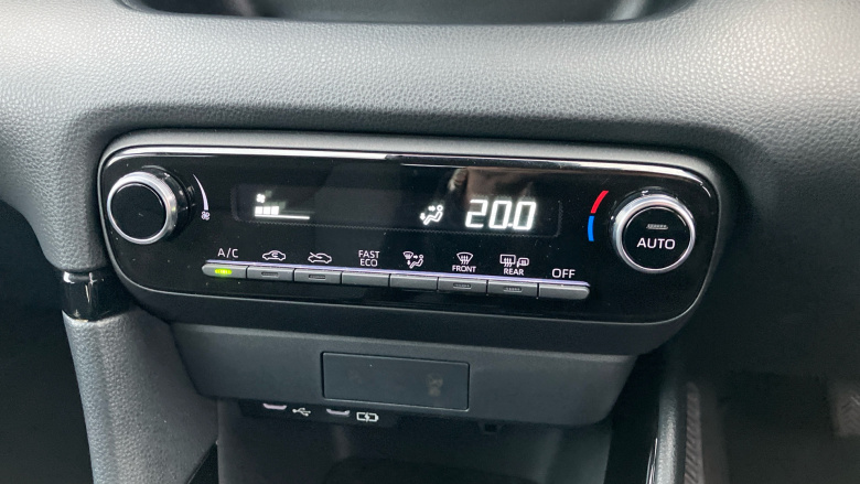 Toyota Yaris 1.5 Hybrid Design 5dr CVT Hybrid Hatchback